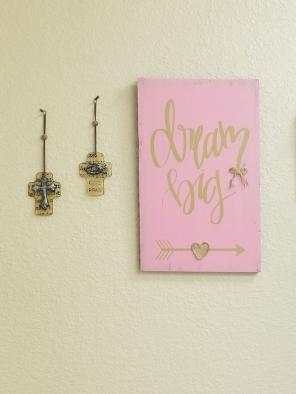 Dream big girls wood sign