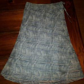 Women's size 18/20skirt by Cato like new
