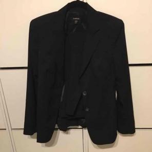 Full BEBE work suit ( looks new )