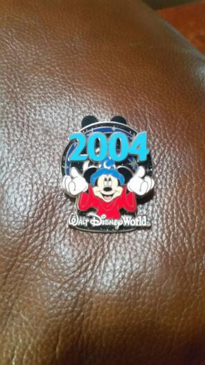 2004 sorcerer mickey epcot Disney pin