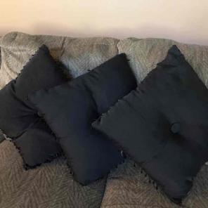 Set of 3 black pillows