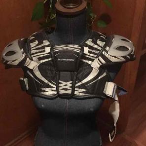 Warriors Lacrosse chest armor size med