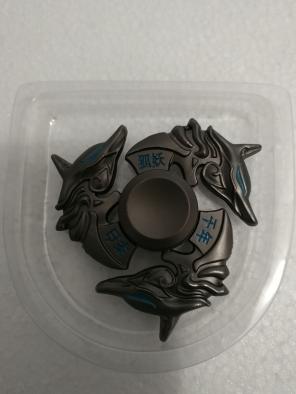 Three wolves one fidget spinner