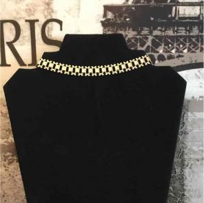 Choker gold toned- 14 inches long