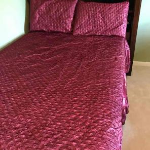 Red ruffled Bedspread & shams set Full