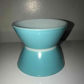 Pyrex turquoise custard cups.