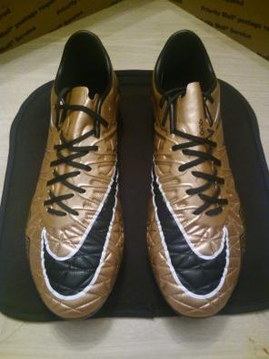 Nike Soccer Cleats Size 12.5