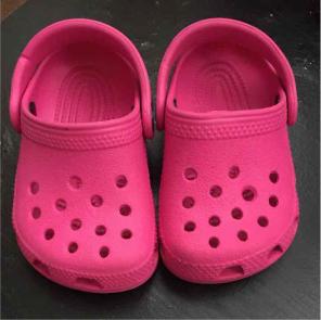 Size 2/3 pink crocs