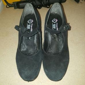 Flamenco dance shoes