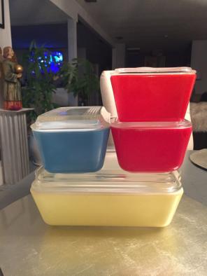 Pyrex primary fridge set
