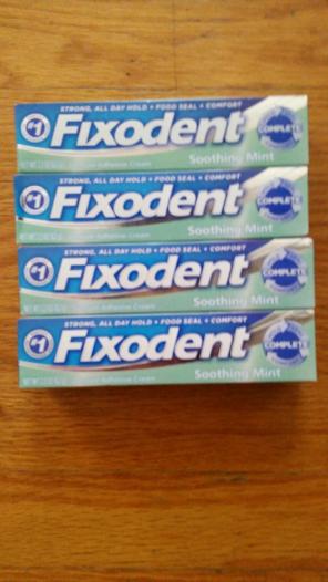 New Fixodent lot of 4 2.2oz