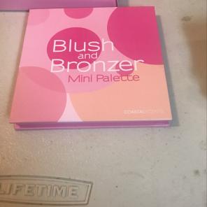 Blush And Bronzer Pallette