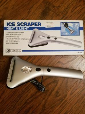 Heated Ice Scraper w/ Light BNIB
