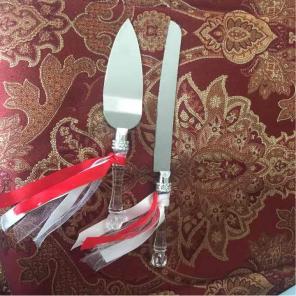 Wedding cake cutter