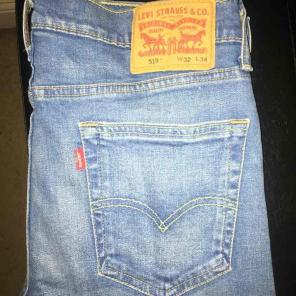 (NEVER WORN) Levi Jeans