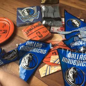 Mavericks party decor