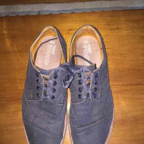 Toms Brogues in Ash Aviator