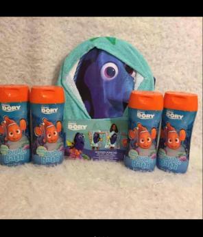 DISNEY DORY Bath Poncho And Bubble Bath