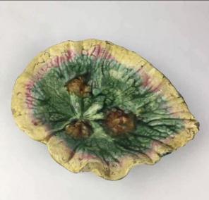 Etruscan Majolica Begonia Leaf Plate