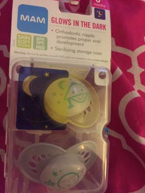 Mama Glow In The Dark Pacifiers.