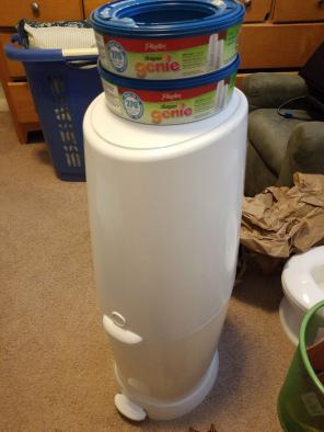 Diaper genie with 2 refill packs