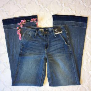 NWT Wide Leg Raw Hem Jeans 4