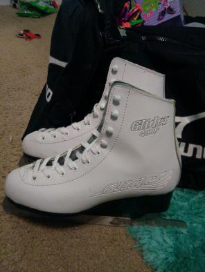 Glider 4000 Women's White Figure Skates