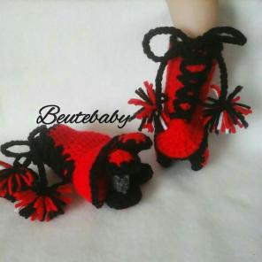 Rollerskates crochet boots re and black