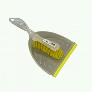 BLANKA
DUST PAN~
YELLOW~NEW