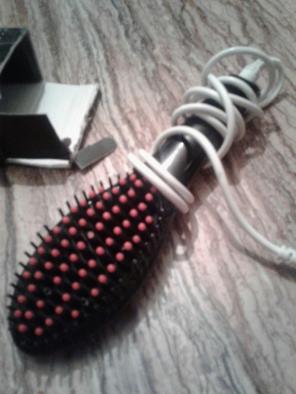 Straightener brush