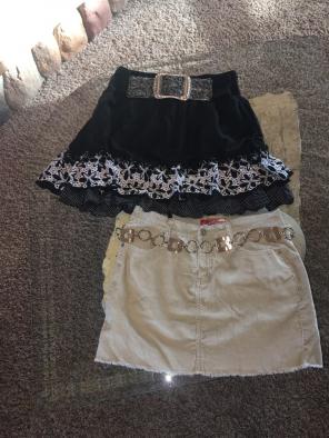 2 mIni Skirts