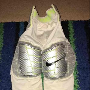 Nike pro combat gurtle