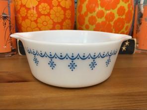 Pyrex Snowflake Garland 472