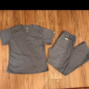 Med Couture XS Gray E-Z Flex Scrub Set