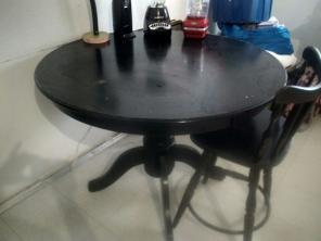 Black table and chair
