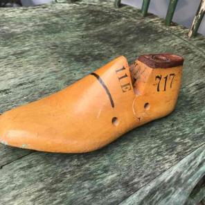 Antique children's shoe mold