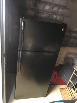 Black Ge Top-Freezer Refrigerator