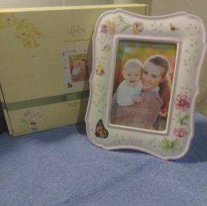Lenox Mom Frame