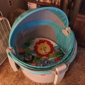 Travel baby sleeper