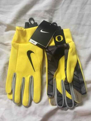 New Nike Oregon Ducks gloves