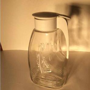 Vintage Easy pour glass pitcher w flower