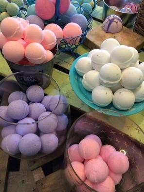 Set Of 10 4oz Bath Bombs! Assorted Scent