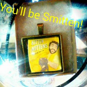 KITTEN MITTENS! NECKLACE (always sunny)