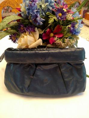 Vintage Fashion Right Clutch