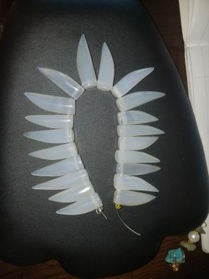 20 pcs Horn shaped Chalcedony