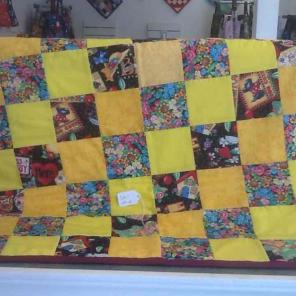 Small lap quilt. Size 28/28