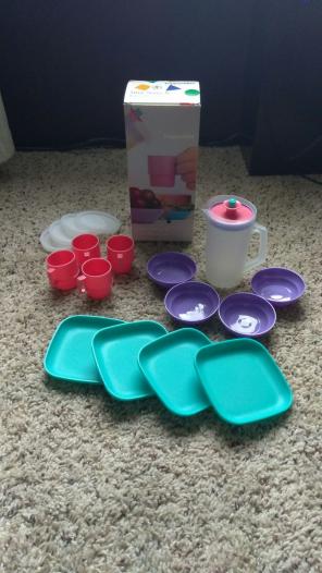 Tupperware and ugg bundle