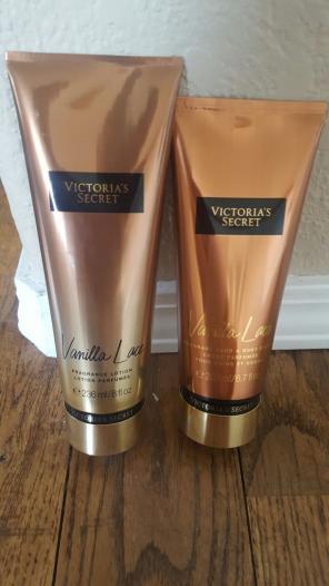 Victoria's Secret Vanilla Lace lotion