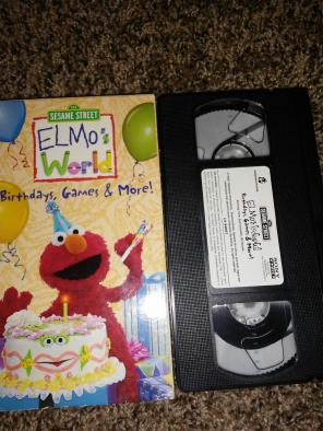 ELMO'S WORLD: Birthdays, Games & More