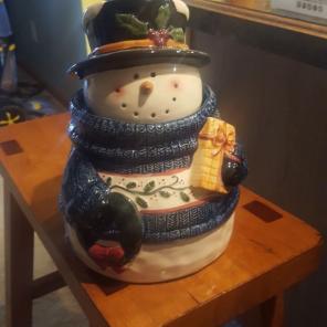 Snow man cookie jar